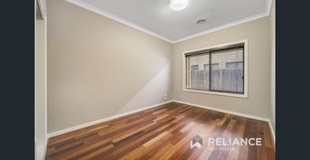 Lovely 3 Bedroom Home in Sanctuary Lakes! - Photo 5