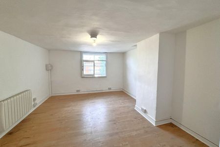 High Street - Photo 5