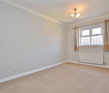 Lorne Gardens, Woking, Surrey, GU21 - Photo 4