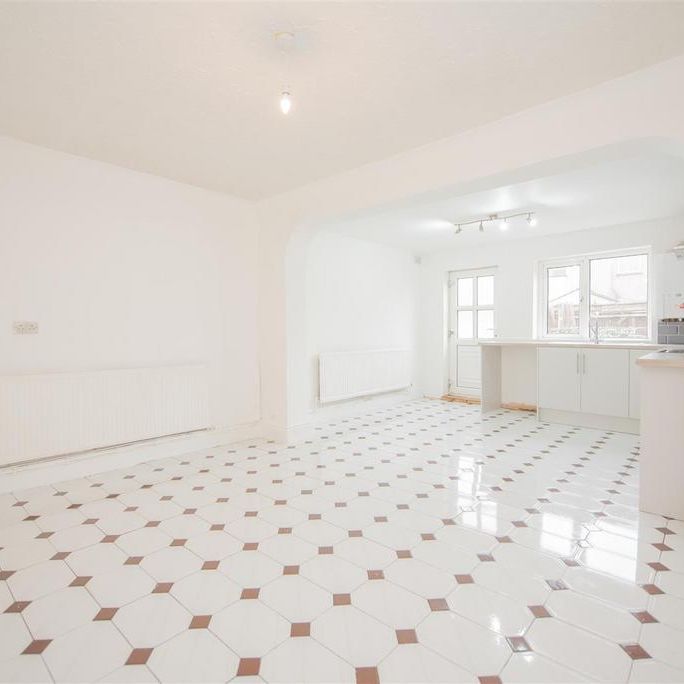 3 bedroom terraced house to rent - Photo 1