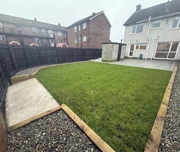 15 Rossmore Green, Greenisland, BT38 8TF - Photo 2