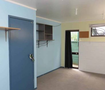 Family Home - Water Included! - Photo 3