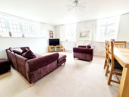 2 bedroom flat to rent - Photo 2
