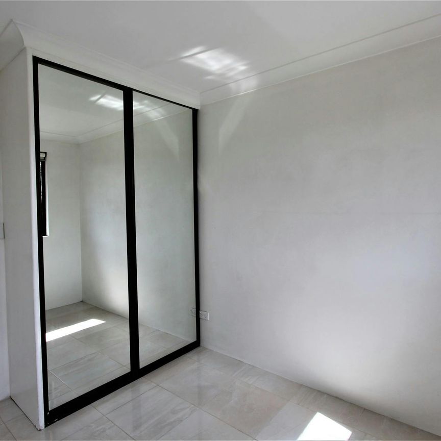 Great Location, walking distance to all amenities - Photo 1
