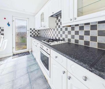 Third Avenue, Luton, LU3 - Photo 3