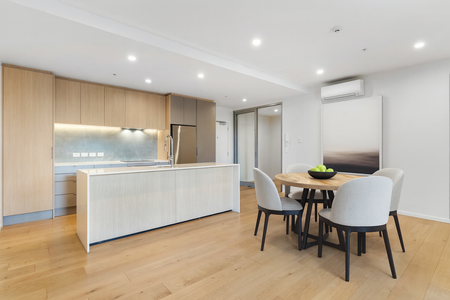 Luxury Apartment - Neo Building, Newmarket - Photo 2