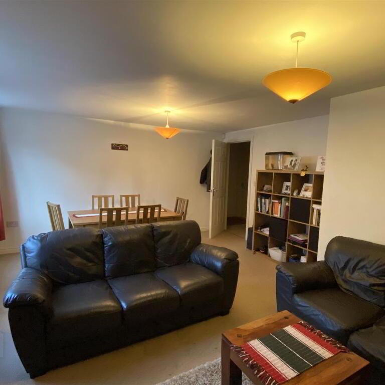 Apt 9 Academy House, 1 College Drive, Wellington Square, Belfast, BT7 3LF - Photo 1