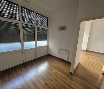 Location Appartement 2 pièces 53m² LILLE 59000 - Photo 2