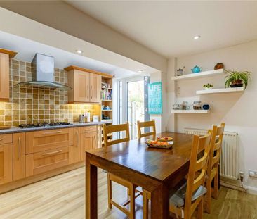 Beautifully presented three bedroom family home set over three floo... - Photo 6