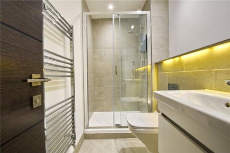 3 bedroom apartment to rent - Photo 4