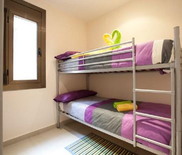 Modern apartment in Barcelona by the Mediterranean Sea - Photo 5