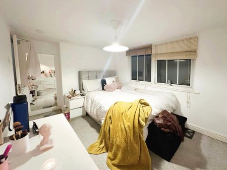 5 bedroom terraced house to rent - Photo 3