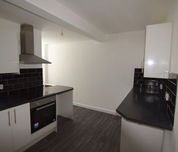 To Let 2 Bed Apartment - Photo 3