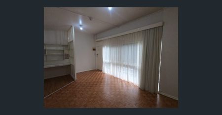 QUIET, SECURE AND TUCKED AWAY IN ONE OF THE BEST STREETS IN MELBOURNE! - Photo 4