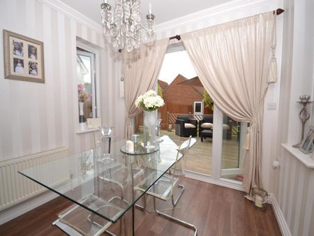 3 bedroom semi-detached house to rent - Photo 2