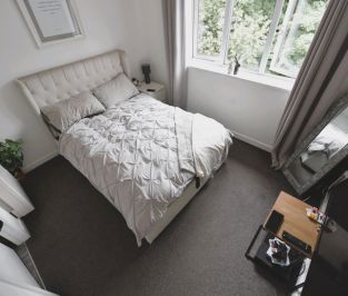 2 bedroom Flat in Flat 26, Leeds - Photo 3