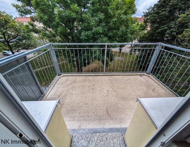 ++ wunderschöne, helle 3-Raum Wohnung mit Balkon und Tageslichtbad - im Lutherviertel ++ - Photo 1