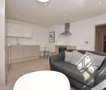 1 Bed Flat, Sunbury Street, SE18 - Photo 6
