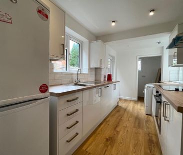 4 bedroom terraced house to rent - Photo 5