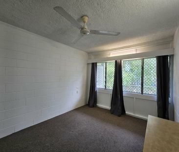 INNER CITY LIVING!!! - Photo 2