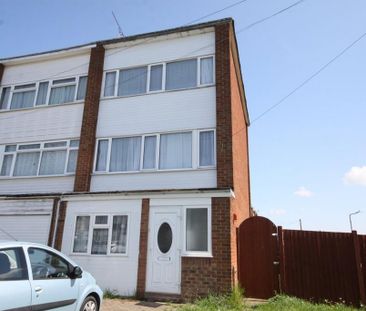 1 bedroom in a house share to rent - Photo 4