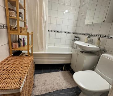 Hagalundsgatan, Solna - Photo 3