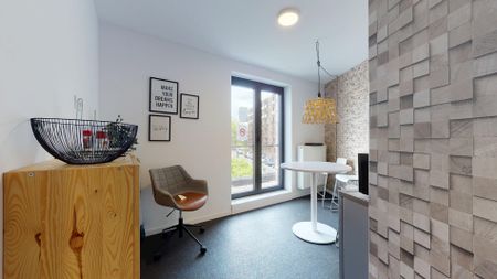 Beautiful furnished student room - AVAILABLE IMMEDIATELY!! - Photo 2