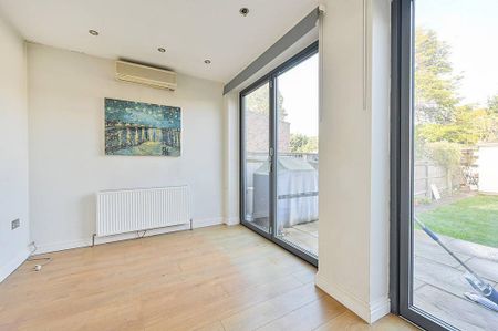 6 bedroom semi-detached house to rent - Photo 3