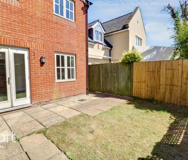 3 bedroom semi-detached house to rent - Photo 5