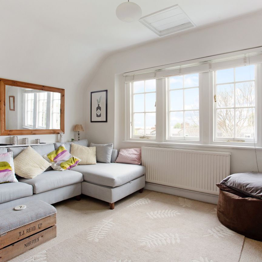 Telford Avenue, London, SW2 flat to rent - Photo 1