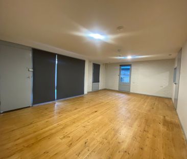 Beautifully Renovated 3-Bedroom Home - Move-In Ready! - Photo 6