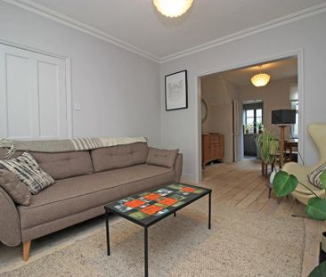 2 bedroom end of terrace house to rent - Photo 2