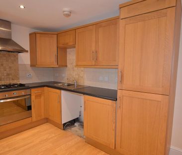 2 bedroom flat to rent - Photo 2