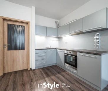 Pronájem bytu 1+kk s balkonem i sklepem, ulice Pastýrna, Uherské Hr... - Photo 4