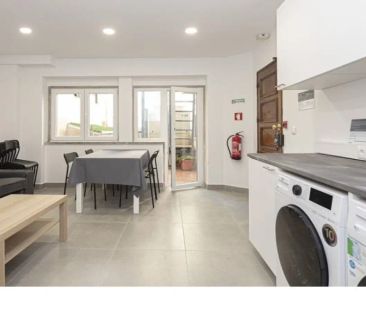 Room in a shared 11-bedroom apartment for rent in Lisbon, perfect for students - Foto 4