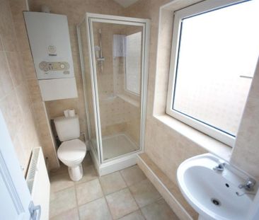 3 bedroom terraced house to rent - Photo 6