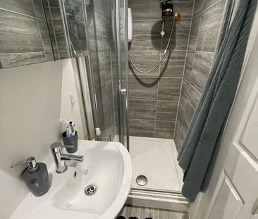 Studio Flat, Myddelton Road, N8 - Photo 4