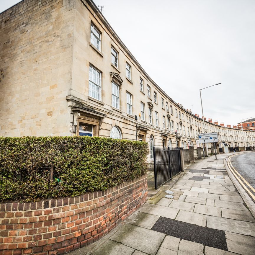 One Bedroom Flat to let in Reading Town Centre - Photo 1