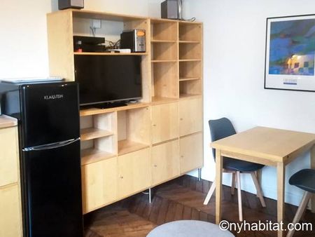 Logement à Paris, Location meublée - Photo 2