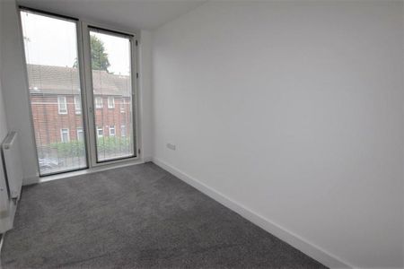 3 Bedroom Mews To Let - Photo 4