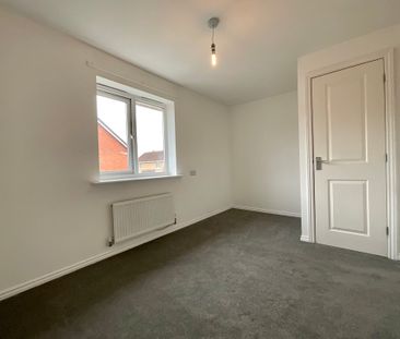 2 bedroom Mid Terraced House to let - Photo 3