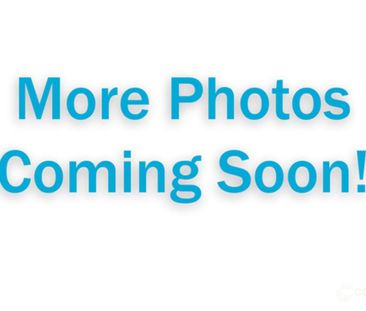 Modern 3-Storey Townhouse With Double Garage - Photo 2