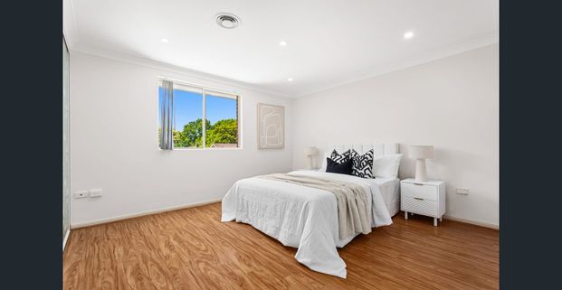Expansive townhouse conveniently located only 950m from Burwood Station - Photo 1