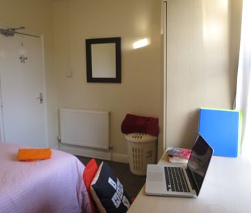 7 Bed Semi-Detached House, Radcliffe Road, NG2 - Photo 1