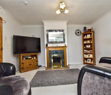 3 bedroom detached house to rent - Photo 2