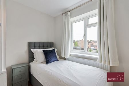 3 Bed, House - Photo 3