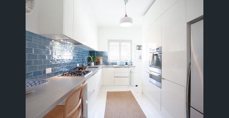 Bohemian retreat moments from Bondi Beach - Photo 4