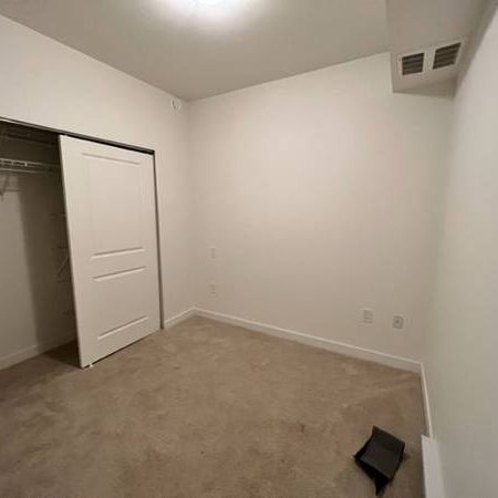 NEWER JUNIOR 1 BED/1 BATH IN WILLOUGHBY HEIGHTS - Photo 4