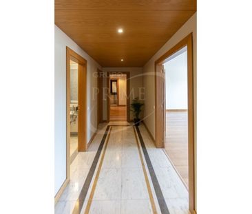 4 room luxury Flat for rent in Praca do Imperio, Porto, Distrito do... - Photo 1