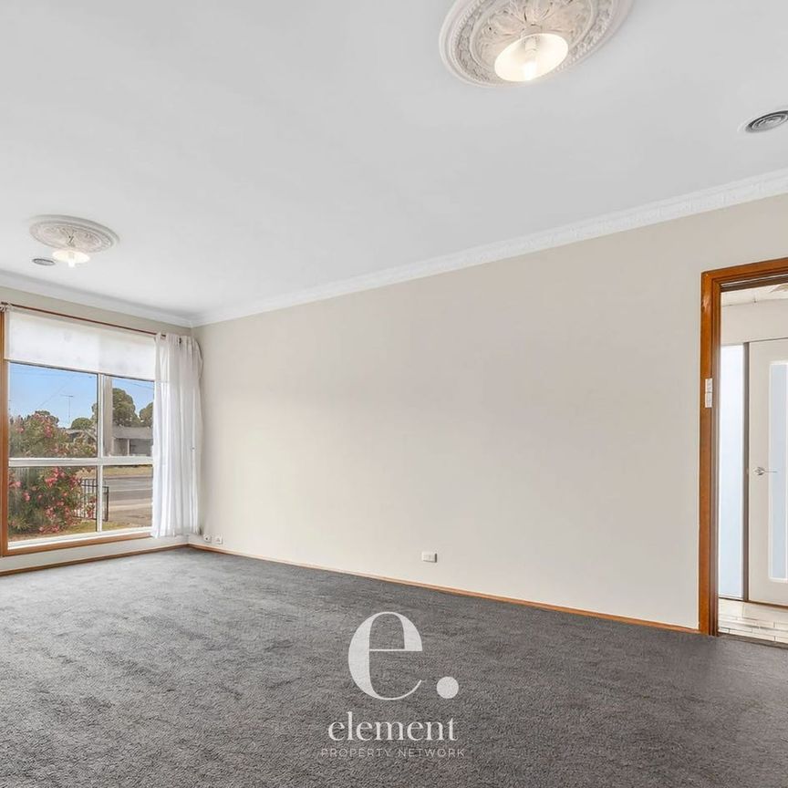 Well-Presented Home with Garage and Outdoor Space - Photo 1